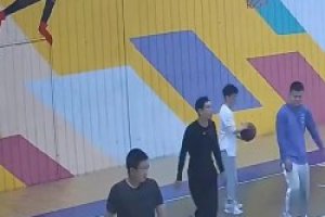 不合理！这位黑色老哥没一次出手是合理的！却球球能进