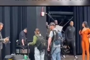 哈登此前赛后与比尔性感妻子十指紧握！这下两人可成队友了